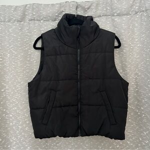 Automet Cropped Puffer Vest Black